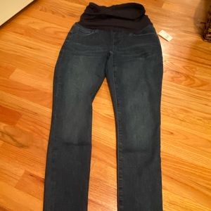 NWT Gap Maternity skinny jeans w/ raw hem
